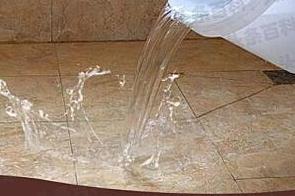 新津漏水维修 免砸砖防水材料该如何施工
